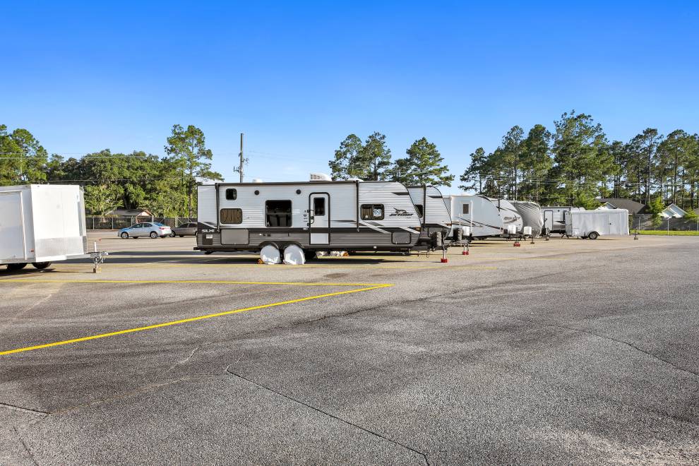 FreeUp Storage Lake Park Parking